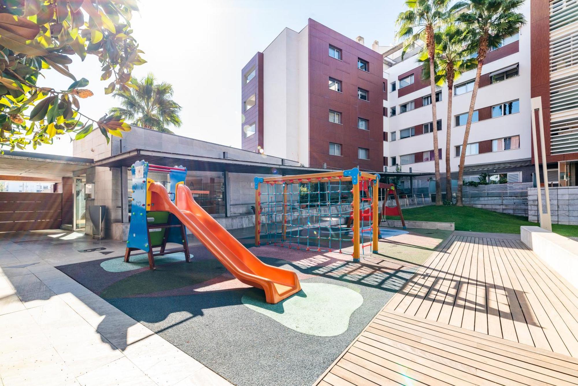 Ferienwohnung Tuguest Avenida De La Investigacion - Free Parking Granada Exterior foto