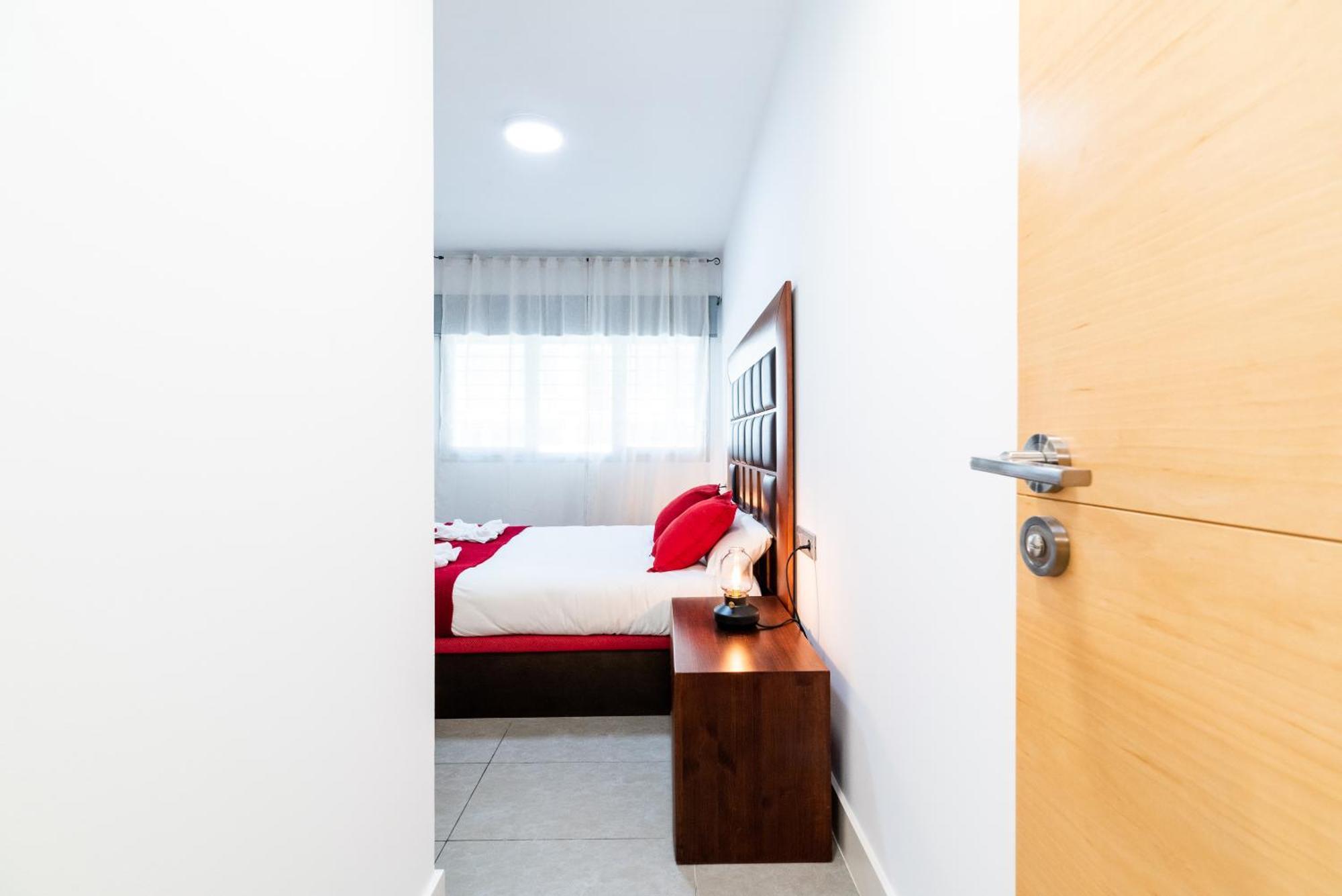 Ferienwohnung Tuguest Avenida De La Investigacion - Free Parking Granada Exterior foto