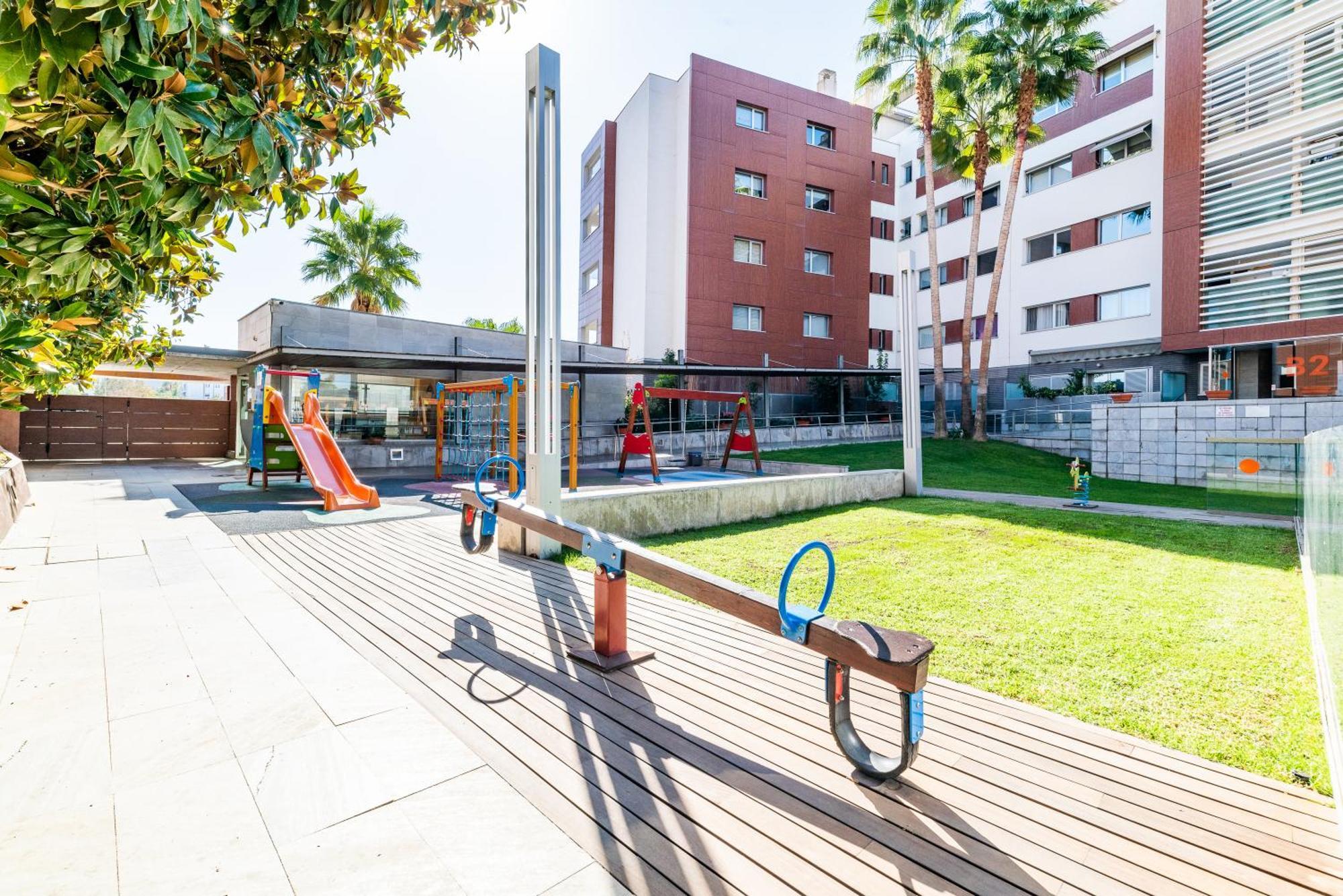 Ferienwohnung Tuguest Avenida De La Investigacion - Free Parking Granada Exterior foto
