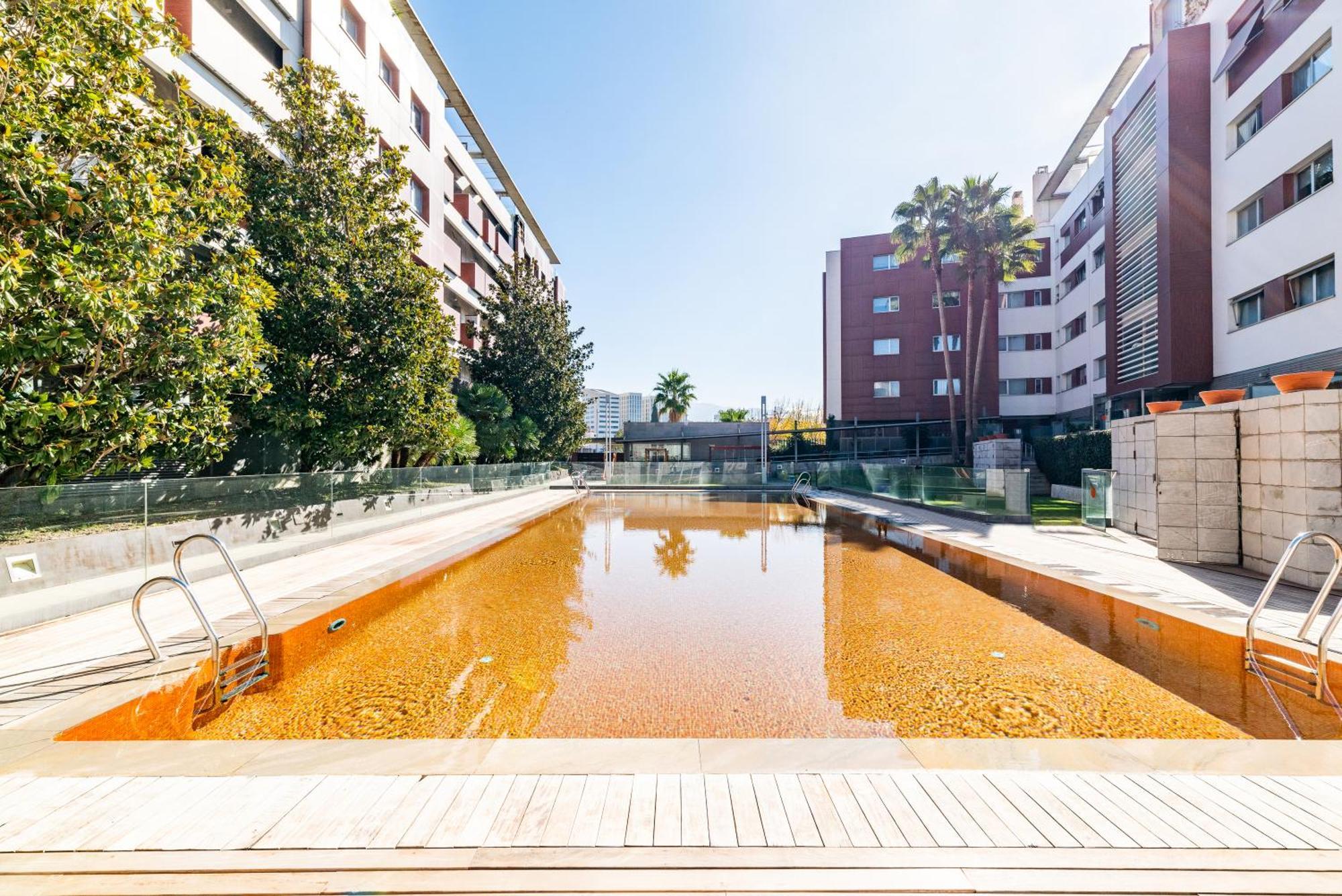 Ferienwohnung Tuguest Avenida De La Investigacion - Free Parking Granada Exterior foto